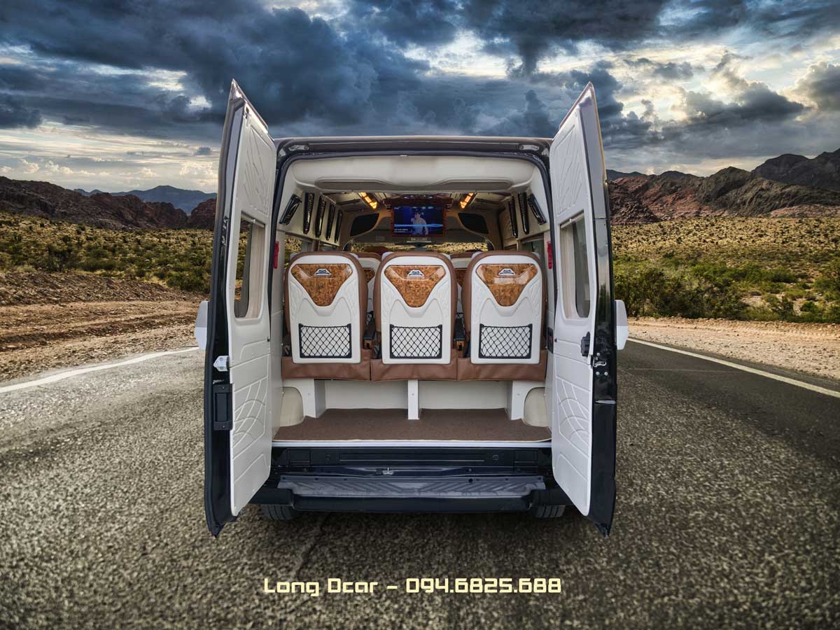 Ford Transit Limousine – Dcar Hạng Thương Gia